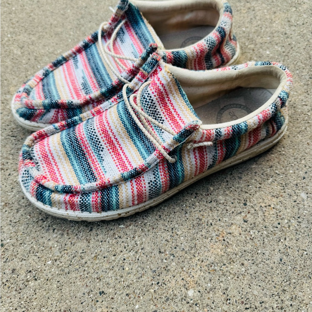 Colorful Striped Casual Shoes - Picture 3 of 4